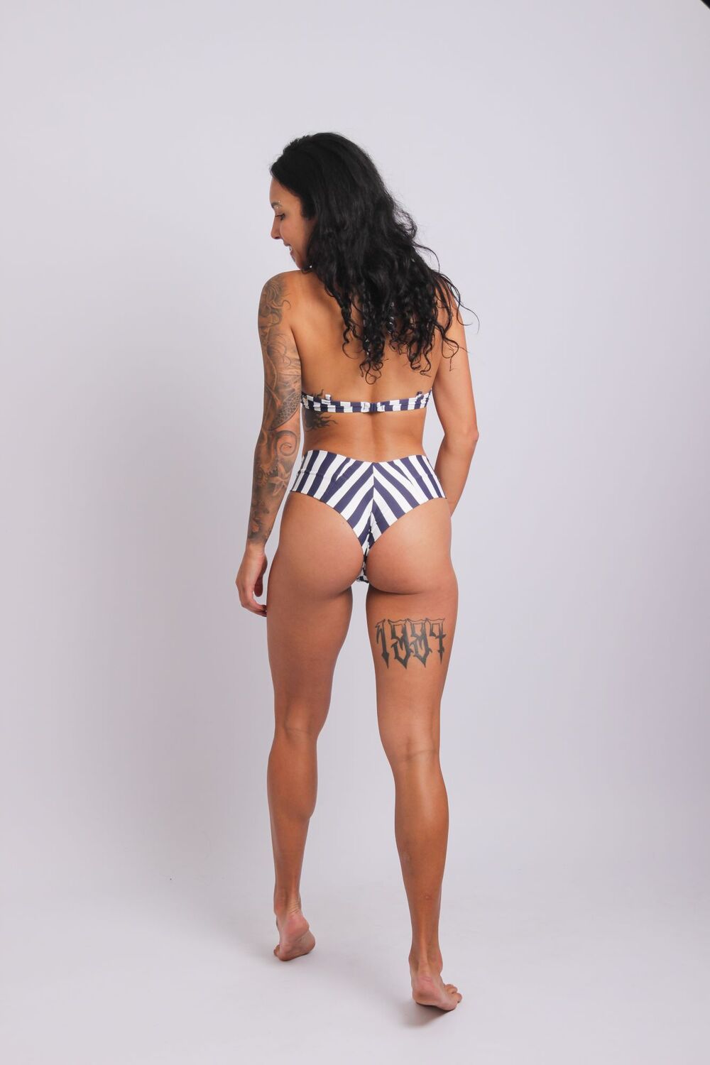 2202 - Top Biquíni Transpassado Meia-Taça e Aro Nautico - Duna Casual