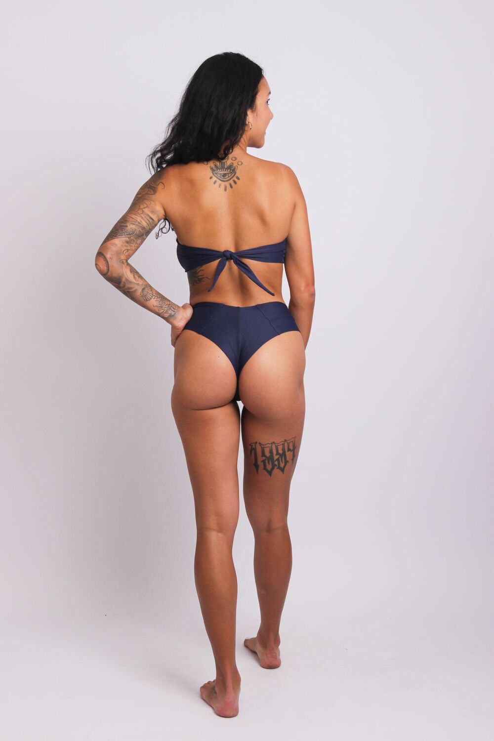 2427 - Calcinha de Biquíni Com Lateral Larga e recortes Azul Marinho - Duna Casual