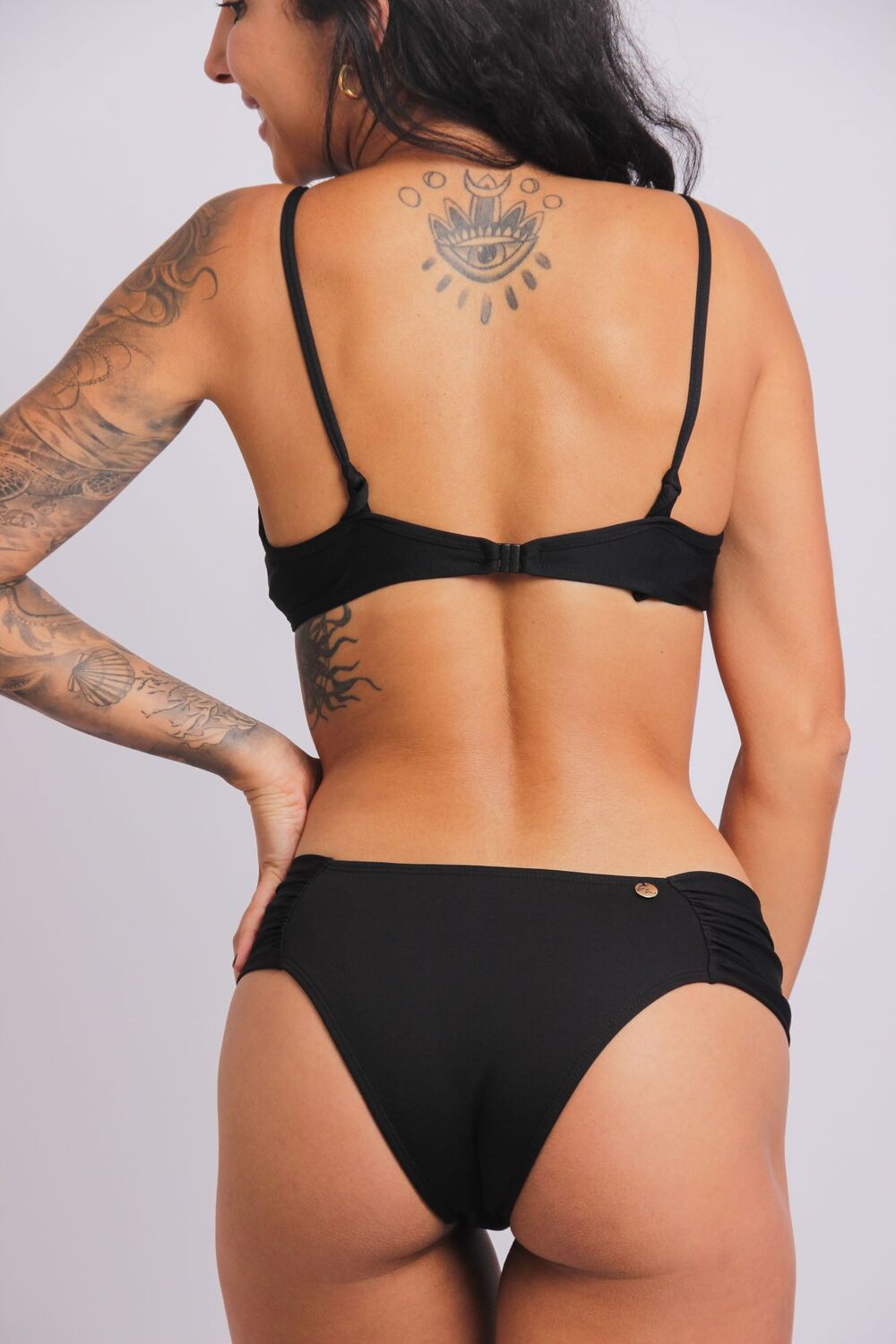 2405 - Calcinha do Biquíni Com Lateral Larga Franzida Preto - Duna Casual