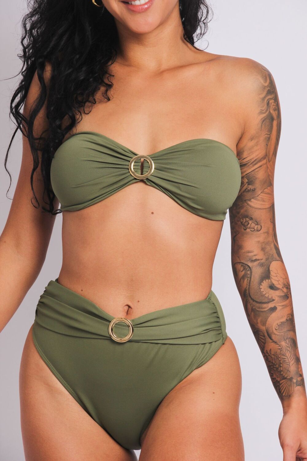 2402 - Calcinha de Biquíni Lateral Larga Faixa e Fivela Verde Oliva - Duna Casual