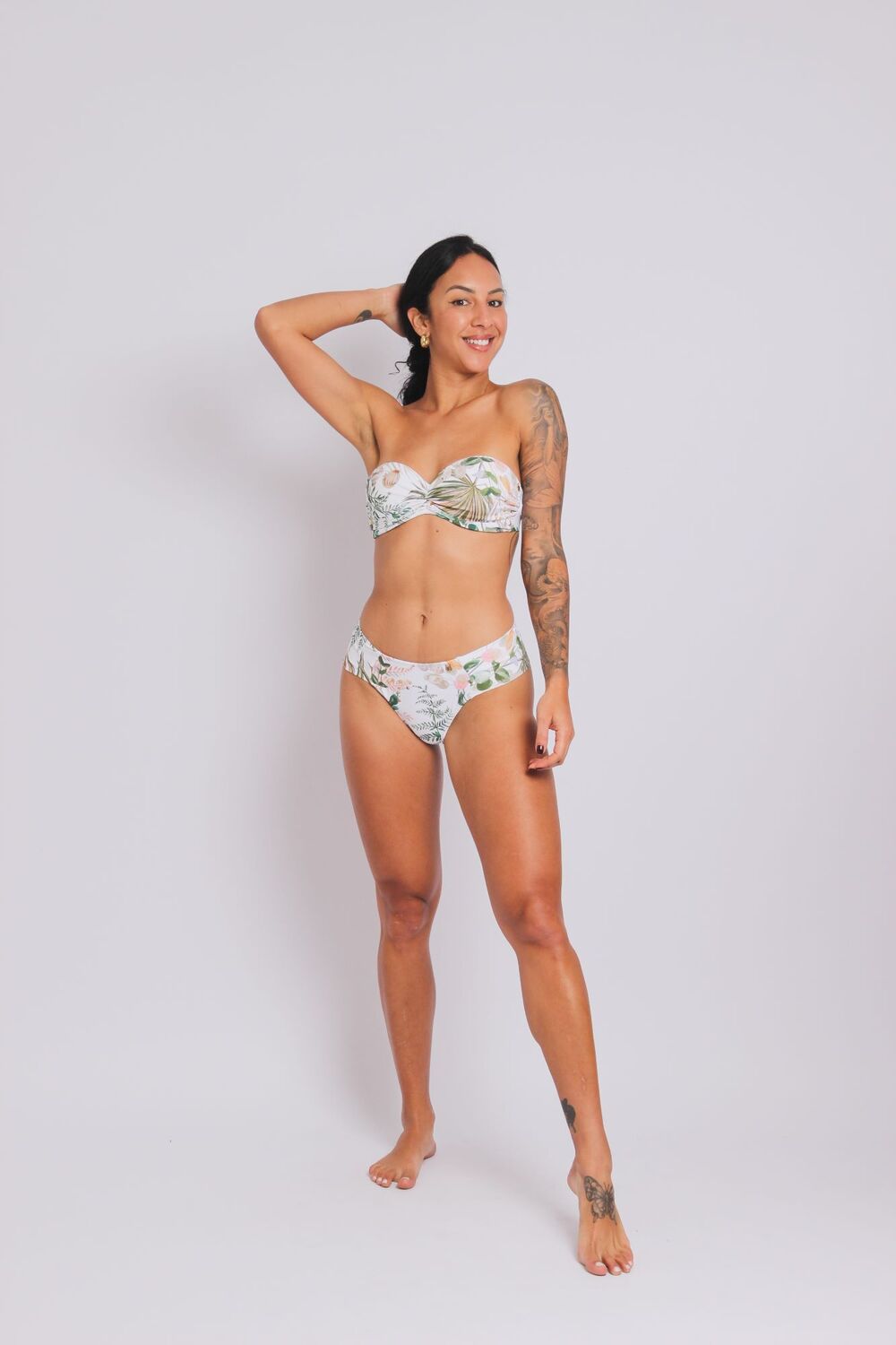 2427 - Calcinha de Biquíni Com Lateral Larga e recortes Luxemburgo - Duna Casual