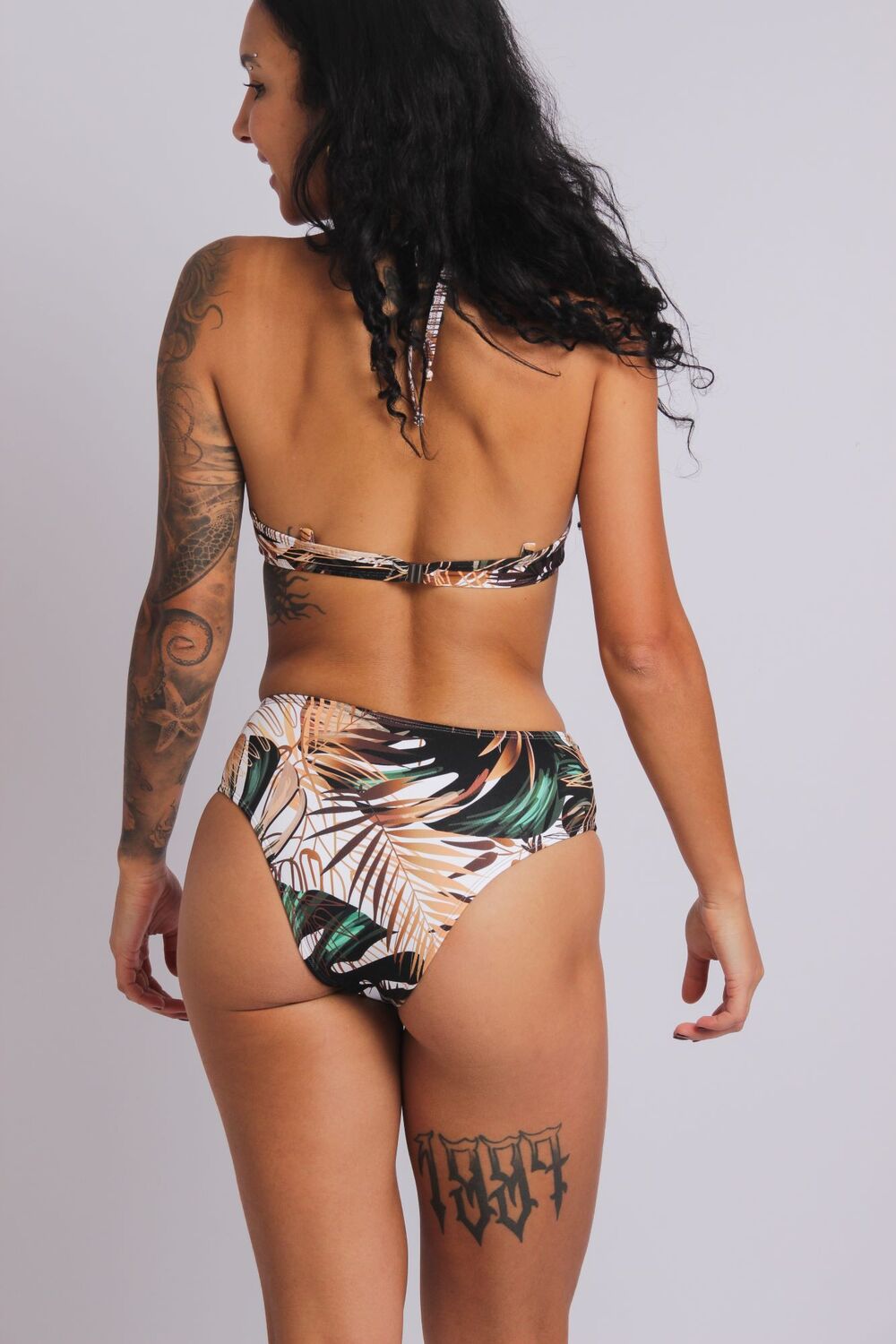 2402 - Calcinha de Biquíni Lateral Larga Faixa e Fivela Jardim Botanico - Duna Casual