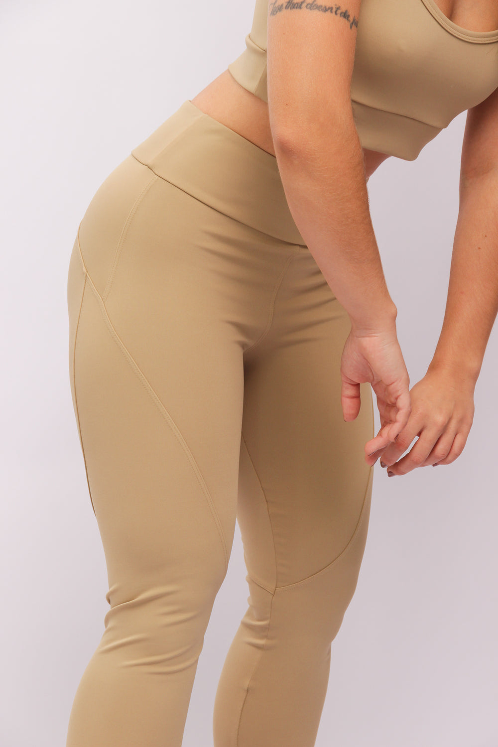 25012 - Legging Com Recortes Sport Champanhe - Duna Casual
