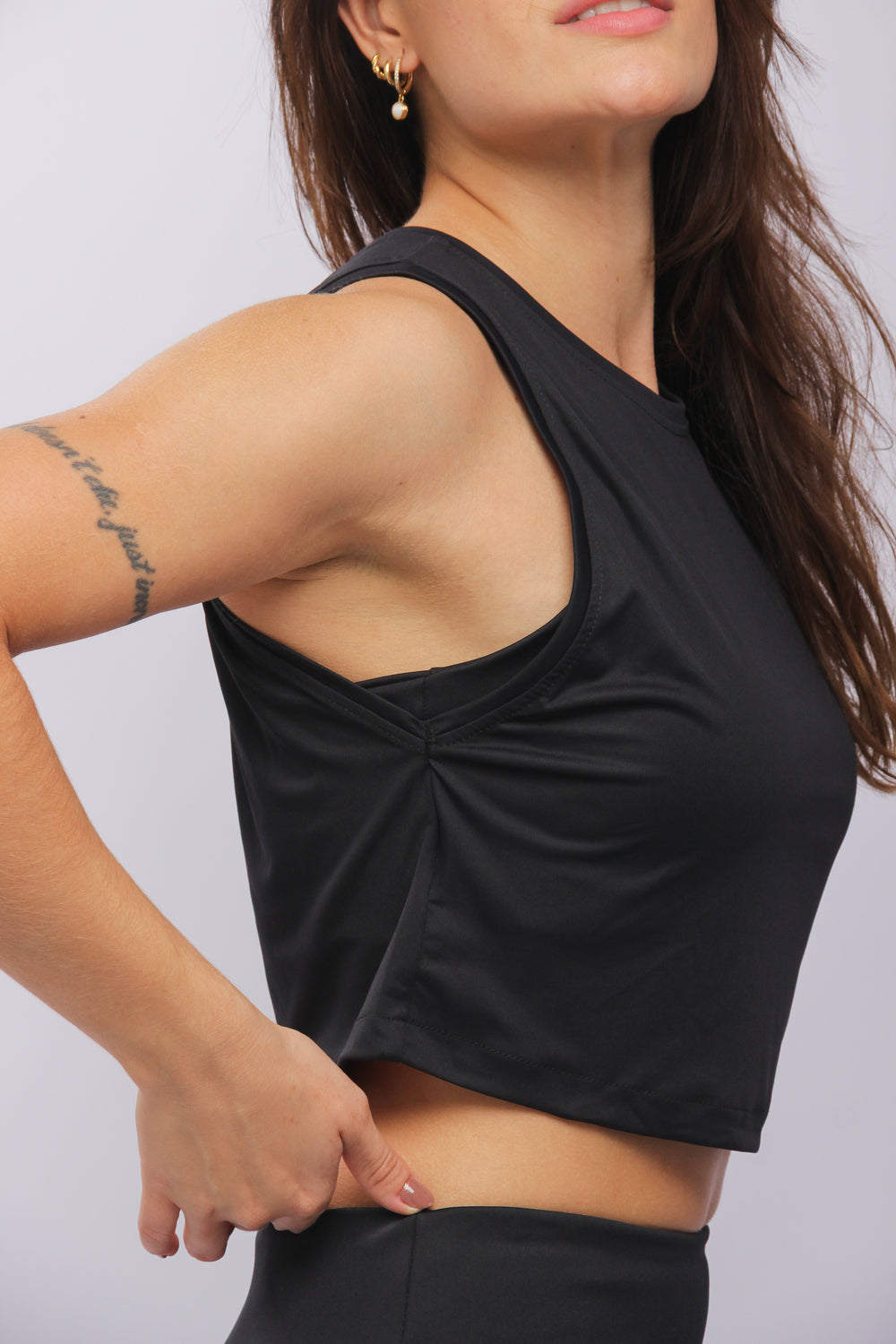 25007 - Regata Cropped Preto - Duna Casual