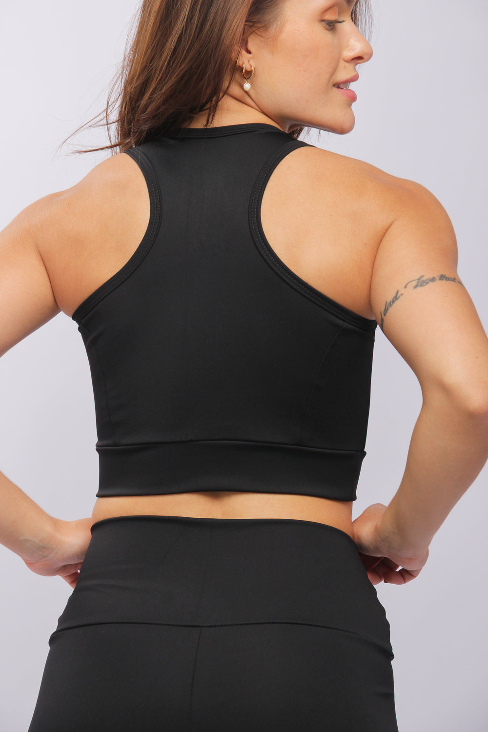 25008 - Top Com Recorte Sport Preto - Duna Casual
